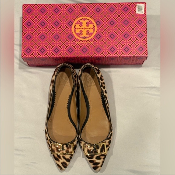 Tory Burch Animal Print Flats with Gold Accent - Picture 4 of 11